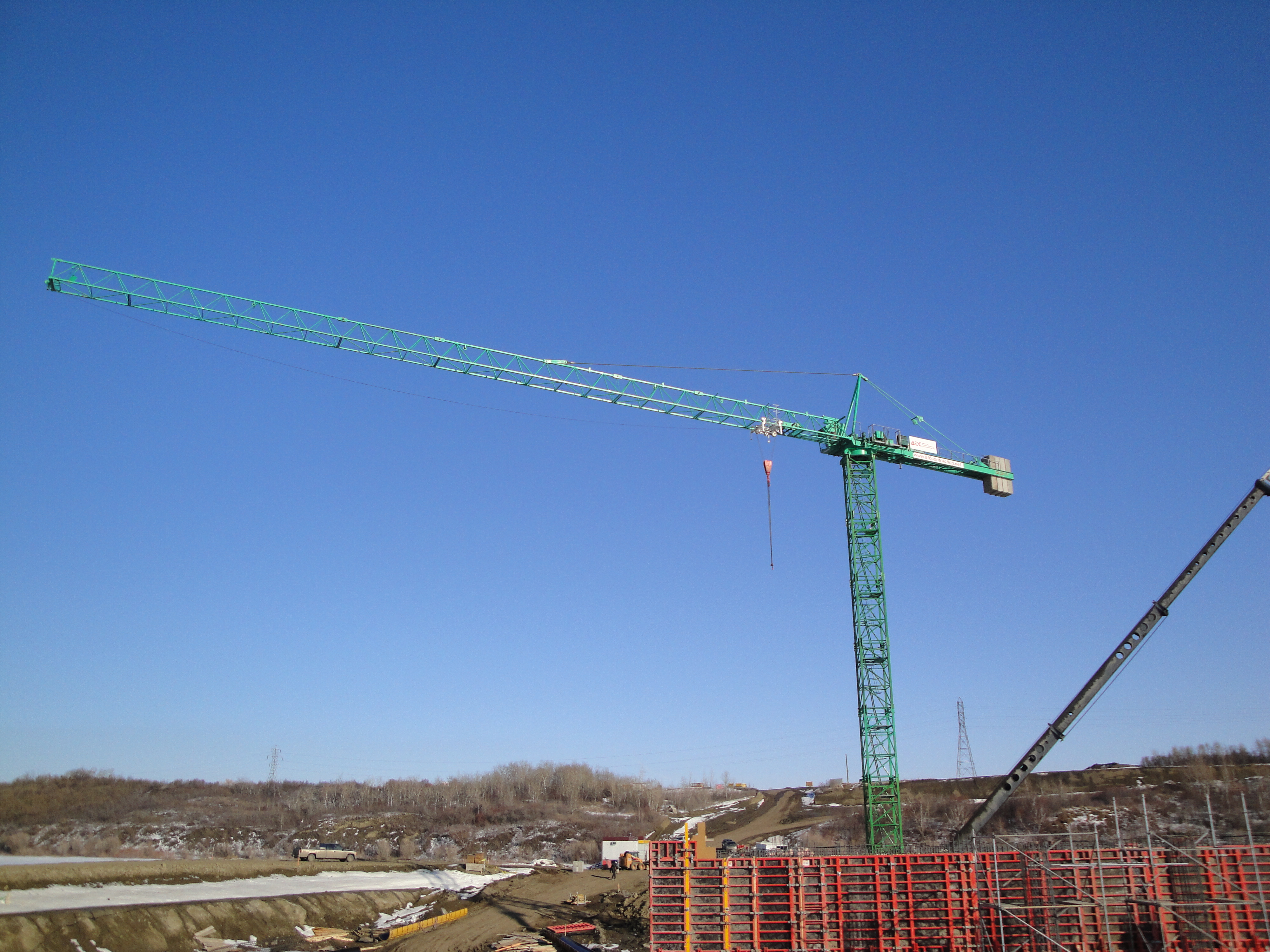Mobile crane rent in Edmonton, tower crane rent in Alberta, rough terrain (RT) crane rent in Alberta, GROVE crane rent in Canada, Edmonton, Alberta. Tower crane for sale